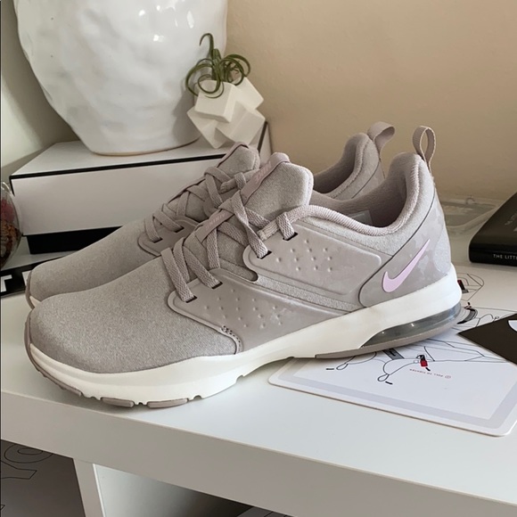 NEW Nike Air Bella trainers sneakers running shoes - Picture 2 of 9